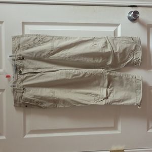 Khaki capri